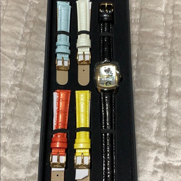 Disney Invicta Limited Edition Minnie Mouse watch
